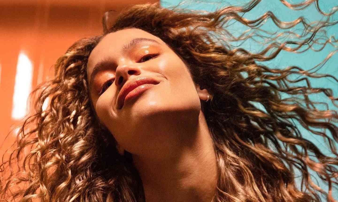 Consejos para pasar de un pelo seco y sin brillo a una melena brillante| L'Oréal Paris
